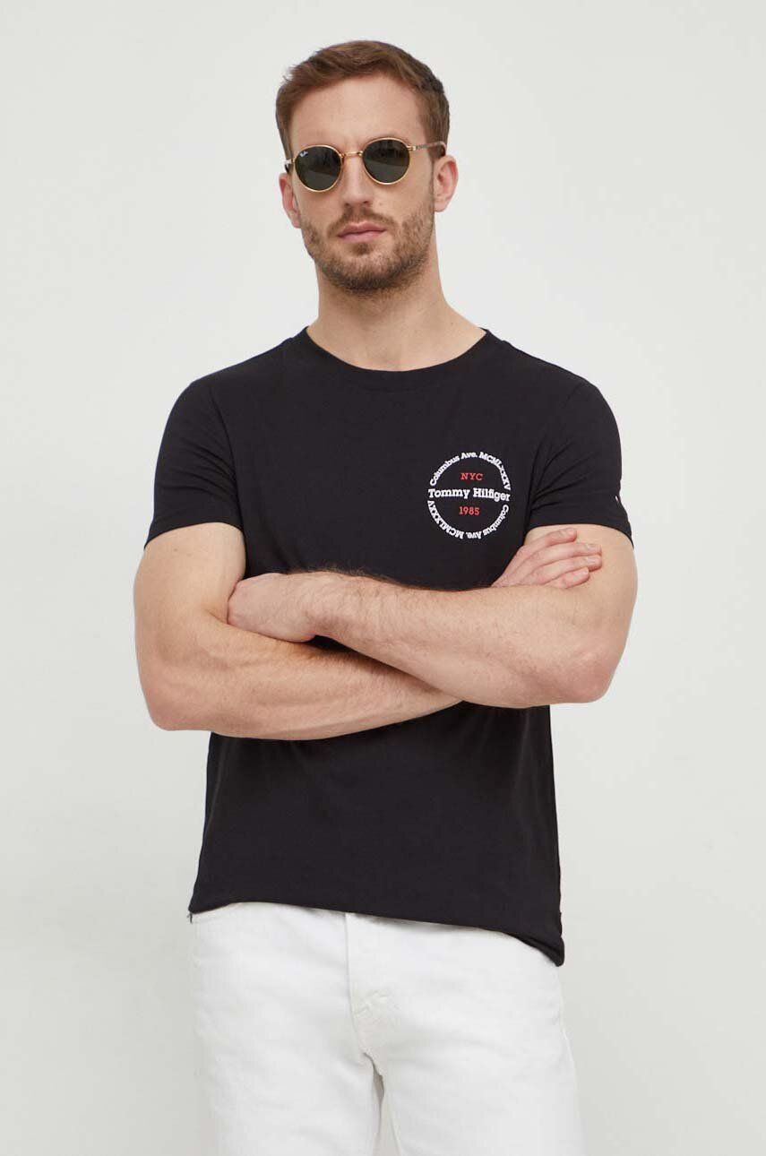 Levně Bavlněné tričko Tommy Hilfiger černá barva, s potiskem, MW0MW34390