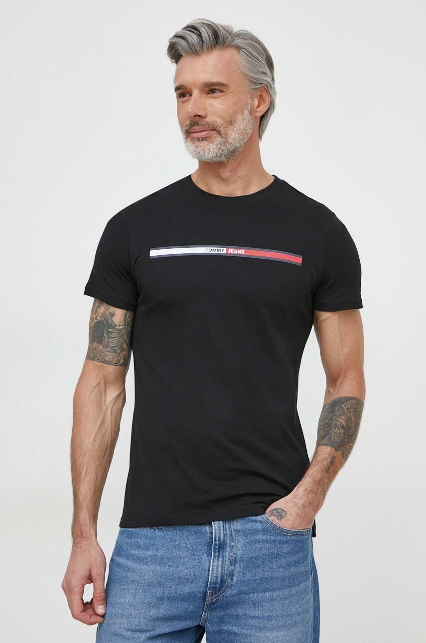Levně Bavlněné tričko Tommy Jeans černá barva, s potiskem, DM0DM13509