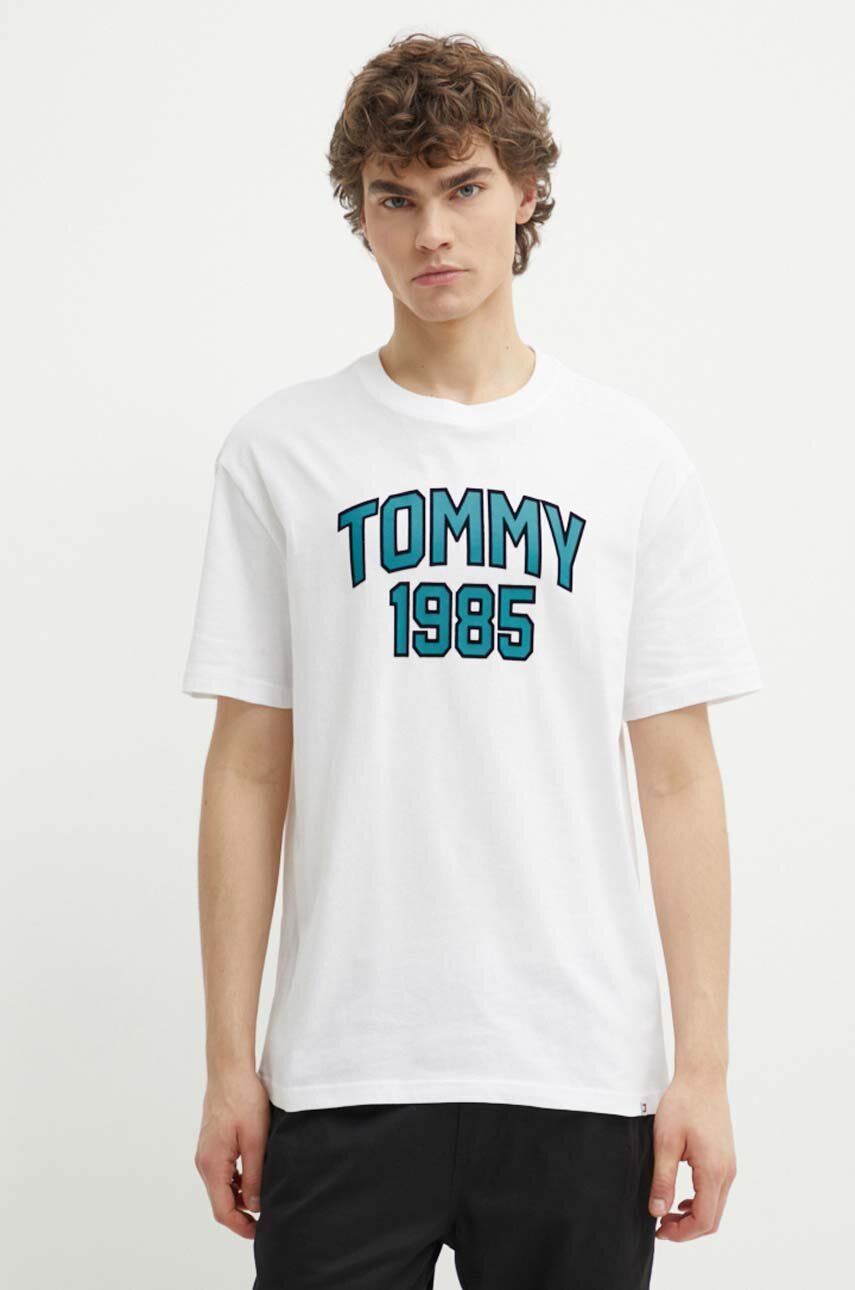Tommy Jeans tricou din bumbac bărbați, culoarea alb, cu imprimeu, DM0DM18559