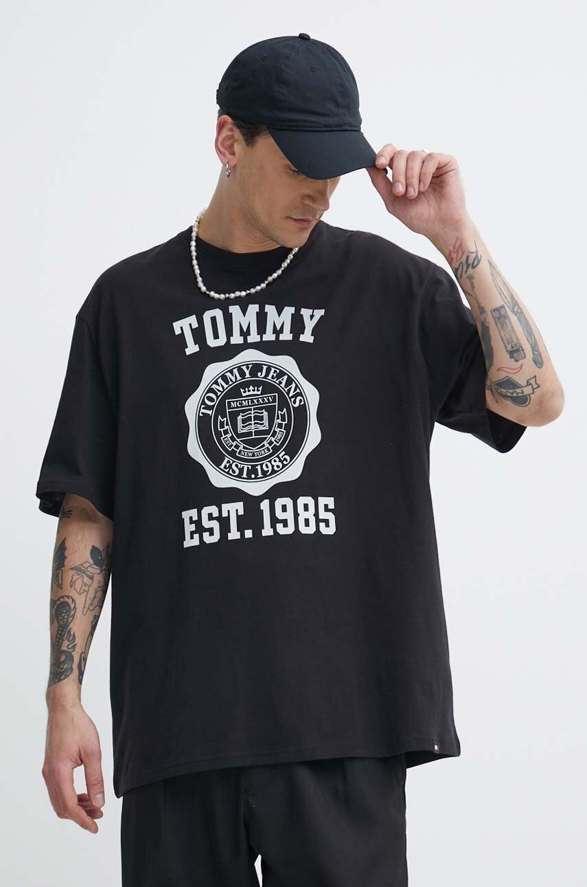 Tommy Jeans tricou din bumbac bărbați, culoarea negru, cu imprimeu, DM0DM18560