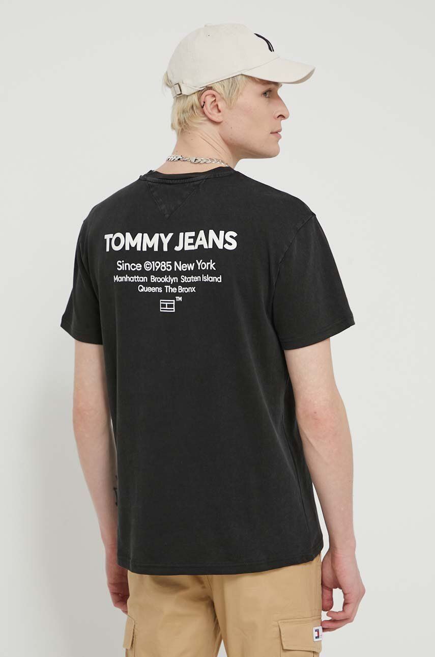 Tommy Jeans Tricou Din Bumbac Bărbați, Culoarea Negru, Cu Imprimeu, DM0DM18591