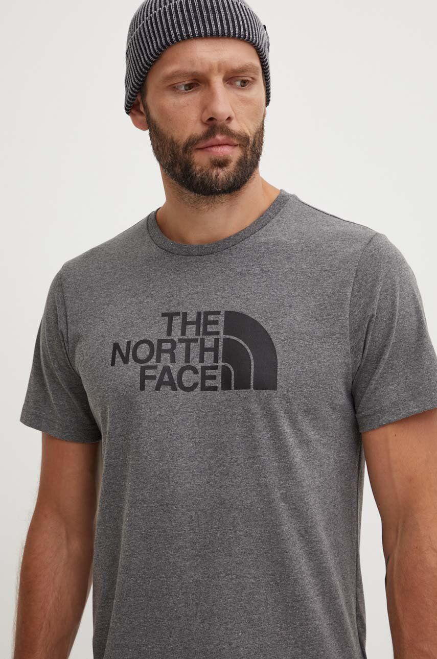 The North Face tricou M S/S Easy Tee bărbați, culoarea gri, cu imprimeu, NF0A87N5DYY1