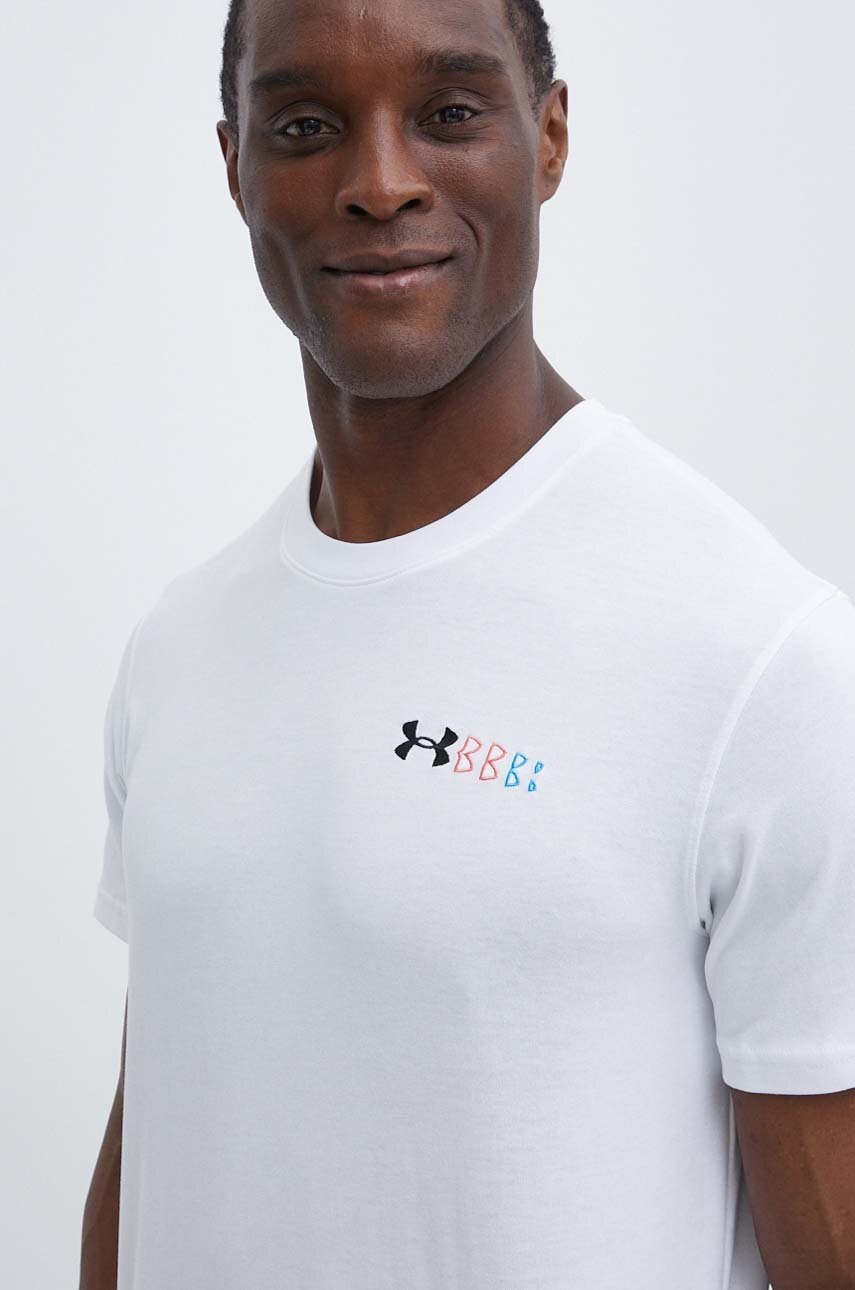 

Тениска Under Armour в бяло с апликация, Бял