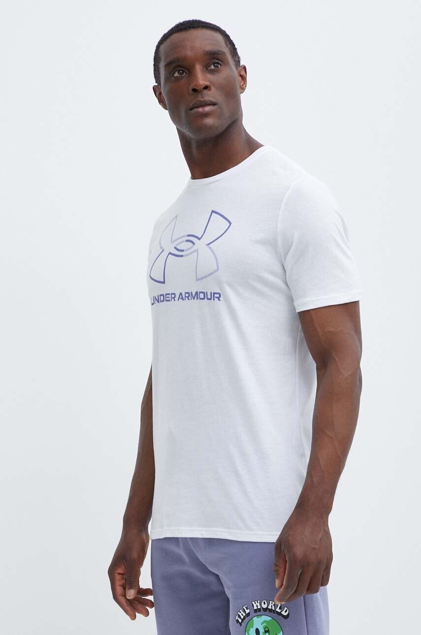 

Тениска Under Armour в бяло с десен, Бял