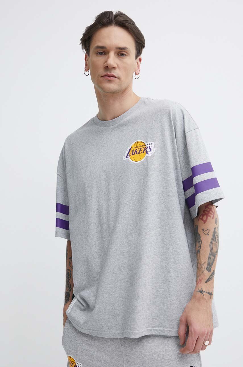 New Era tricou din bumbac barbati, culoarea gri, cu imprimeu, LOS ANGELES LAKERS