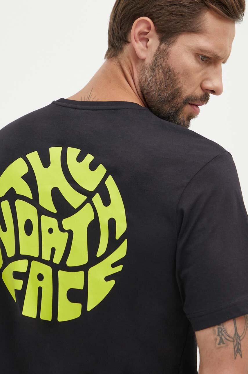 The North Face tricou din bumbac barbati, culoarea negru, cu imprimeu, NF0A8799JK31