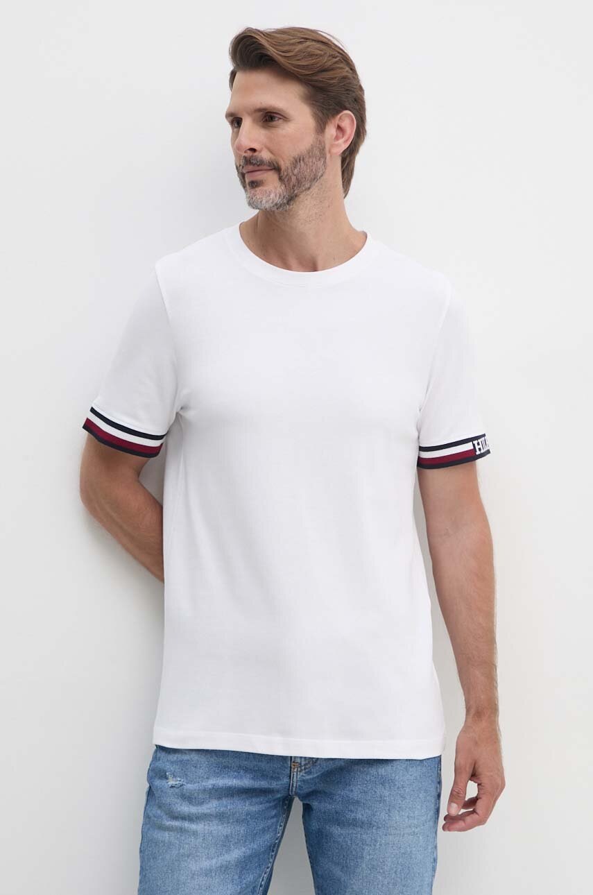 

Тениска Tommy Hilfiger в бяло с изчистен дизайн MW0MW33678, Бял