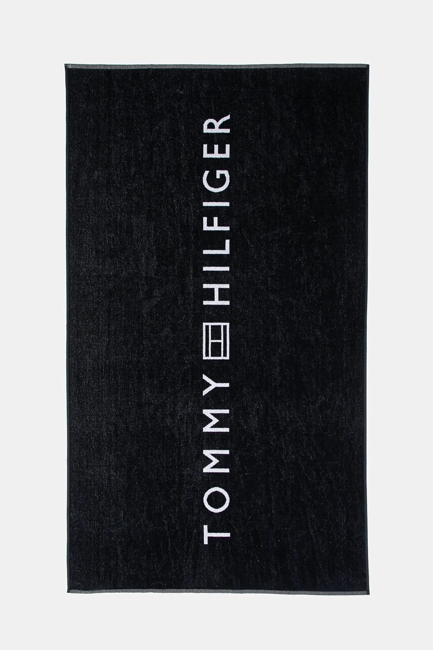 Levně Bavlněný plážový ručník Tommy Hilfiger tmavomodrá barva, UU0UU00108