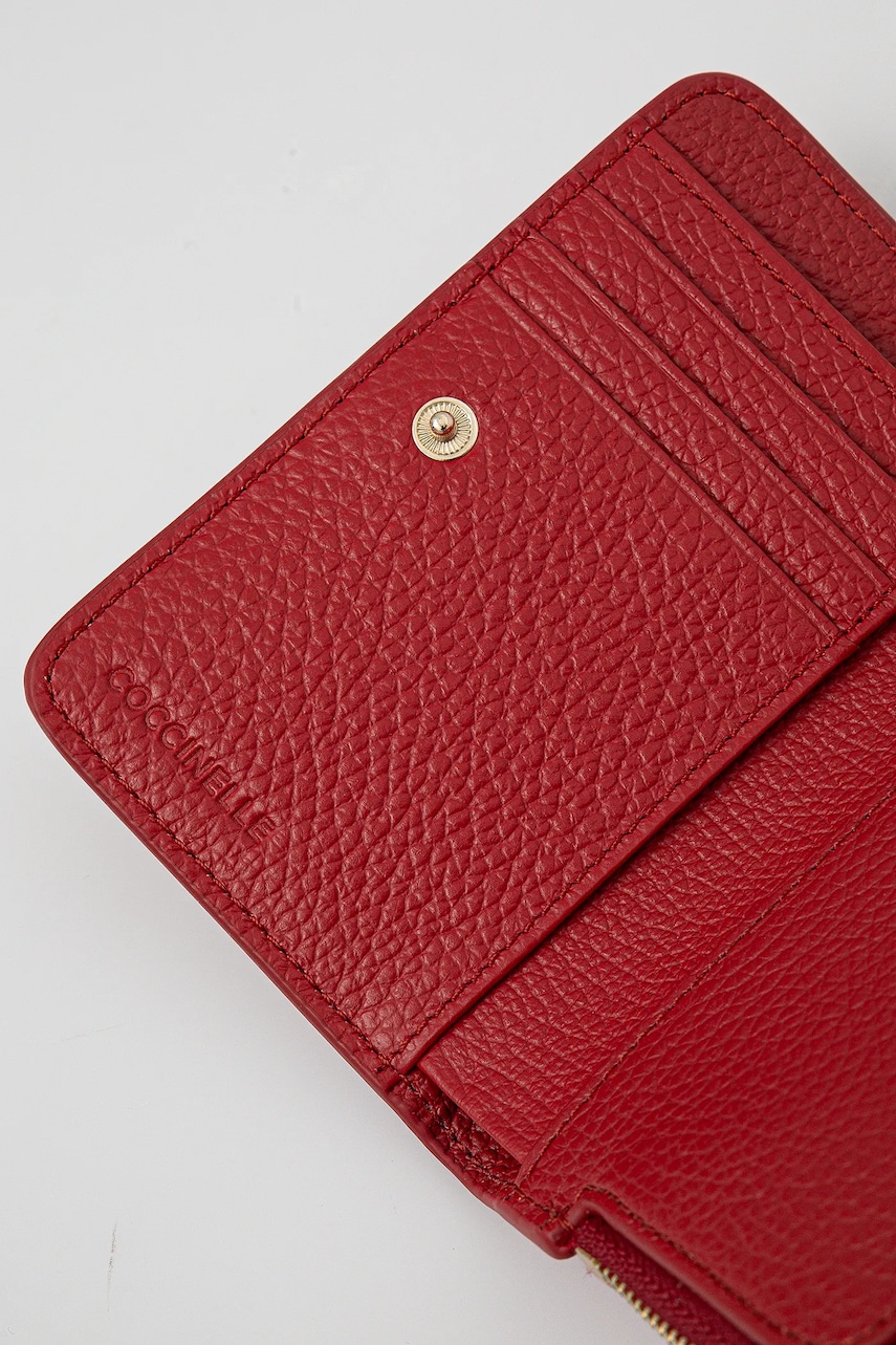 Кожаный кошелек Coccinelle METALLIC SOFT цвет красный MW5 11 D1 01 Кожаный кошелек Coccinelle METALLIC SOFT цвет красный MW5 11 D1 01