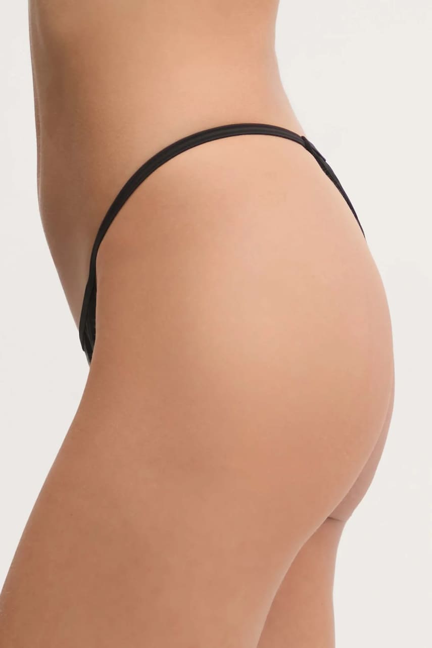 Стринги Karl Lagerfeld цвет чёрный A1W47062 Стринги Karl Lagerfeld цвет чёрный A1W47062