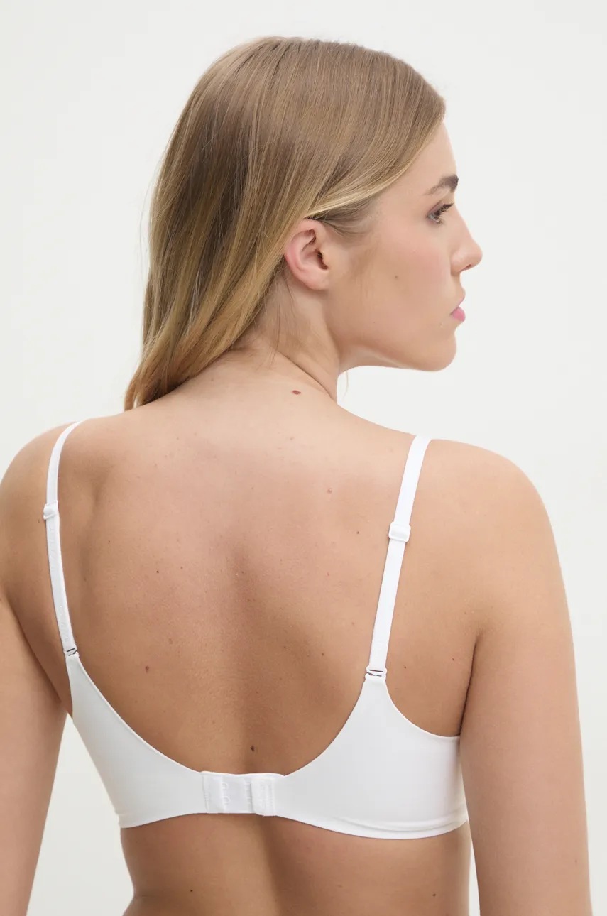Бюстгальтер Calvin Klein Underwear цвет белый однотонный LV000F3837 Бюстгальтер Calvin Klein Underwear цвет белый однотонный LV000F3837