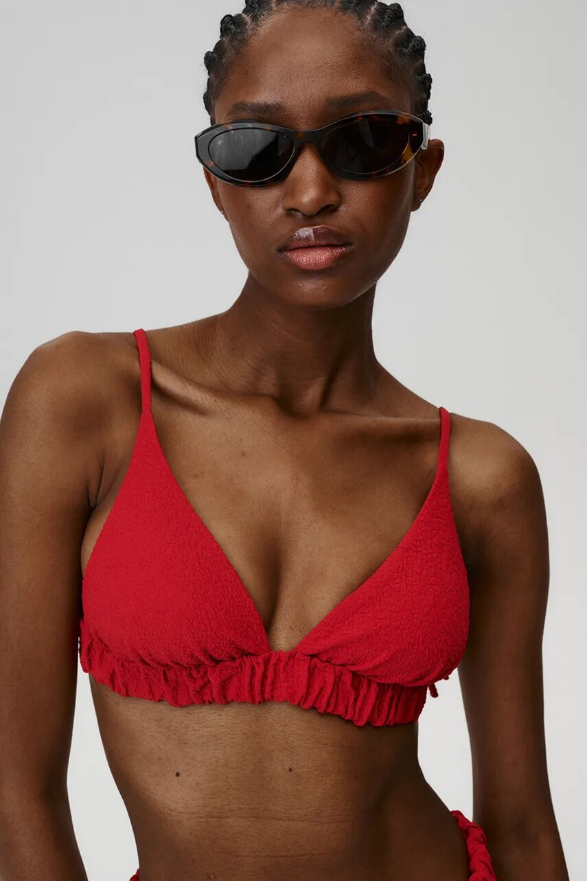 Undress Code sutien de baie Before Sunrise Bikini Top culoarea rosu, cupa moale, 921