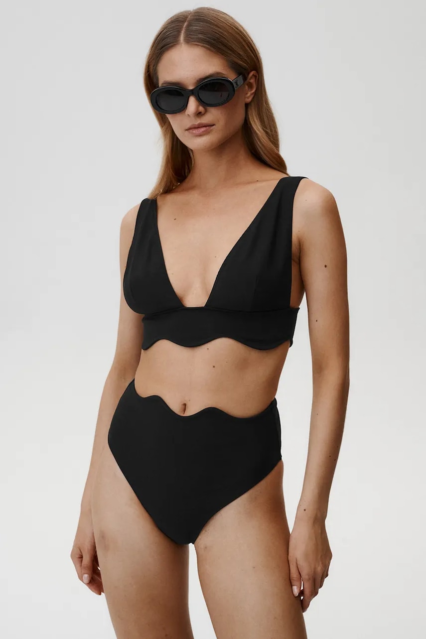 Undress Code sutien de baie Bardot Bikini Top culoarea negru, cupa moale, 930 Undress Code sutien de baie Bardot Bikini Top culoarea negru, cupa moale, 930