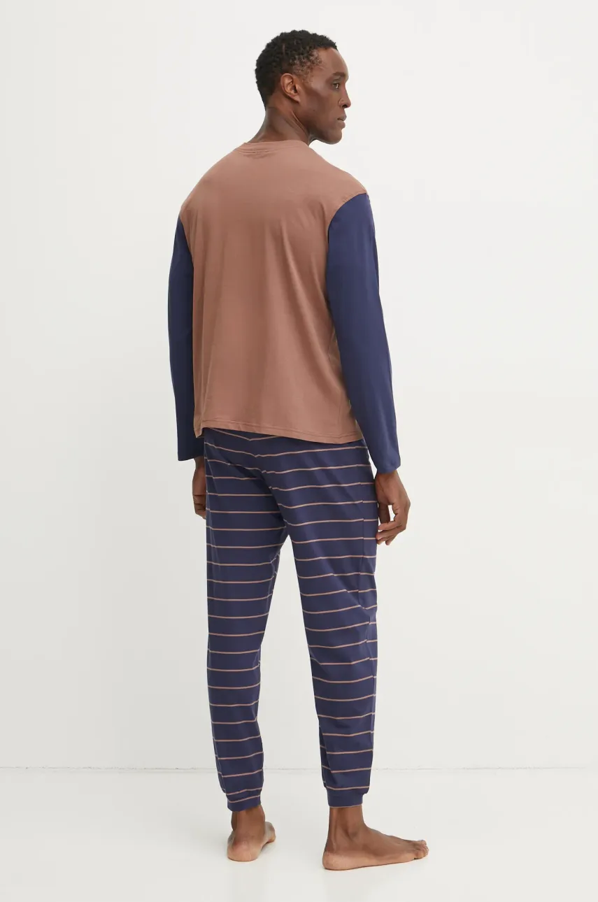 Хлопковая пижама United Colors of Benetton мужская цвет коричневый узор 30964P02U Хлопковая пижама United Colors of Benetton мужская цвет коричневый узор 30964P02U