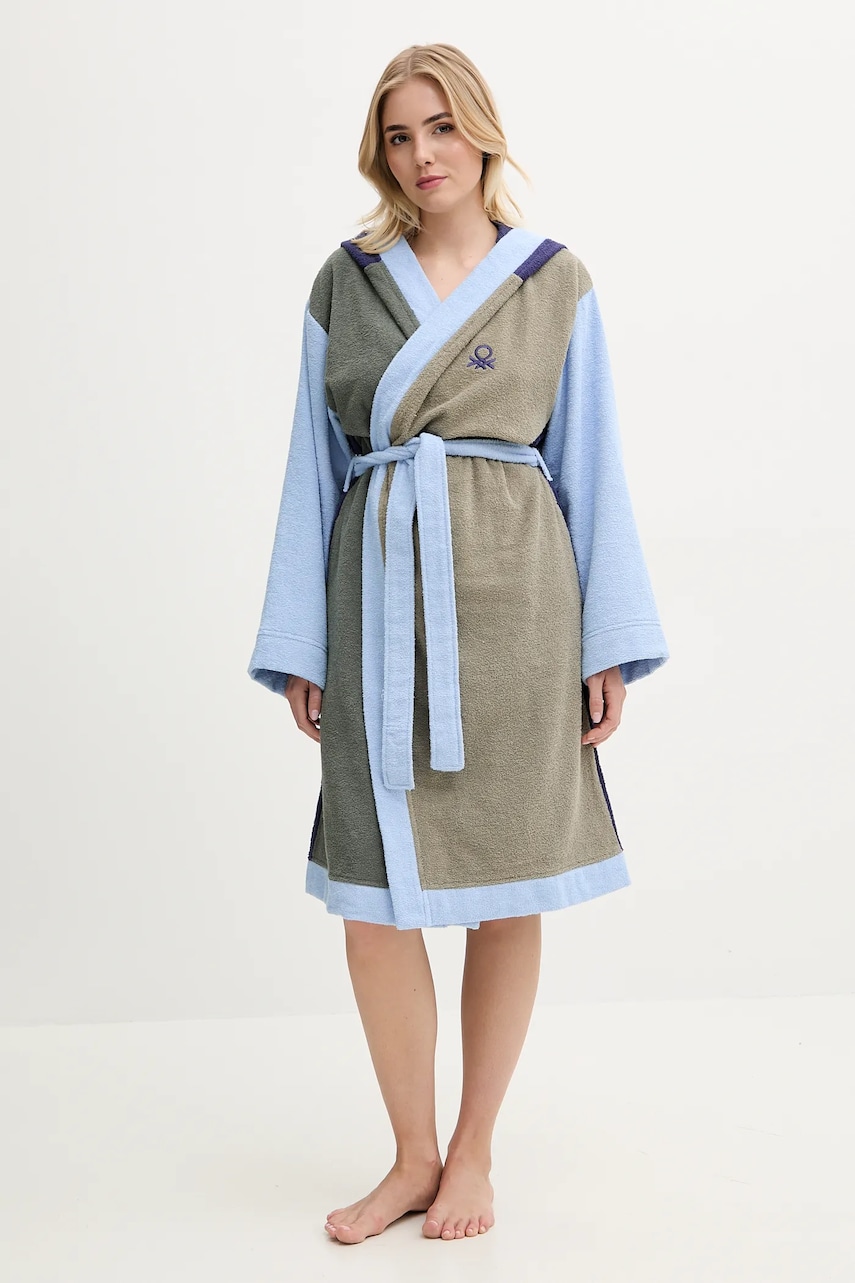 Хлопковый халат United Colors of Benetton цвет зелёный 6ORD2801L Хлопковый халат United Colors of Benetton цвет зелёный 6ORD2801L