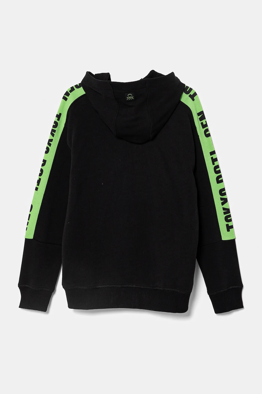 Детская хлопковая кофта United Colors of Benetton цвет чёрный с капюшоном с принтом 3J68C504R Детская хлопковая кофта United Colors of Benetton цвет чёрный с капюшоном с принтом 3J68C504R