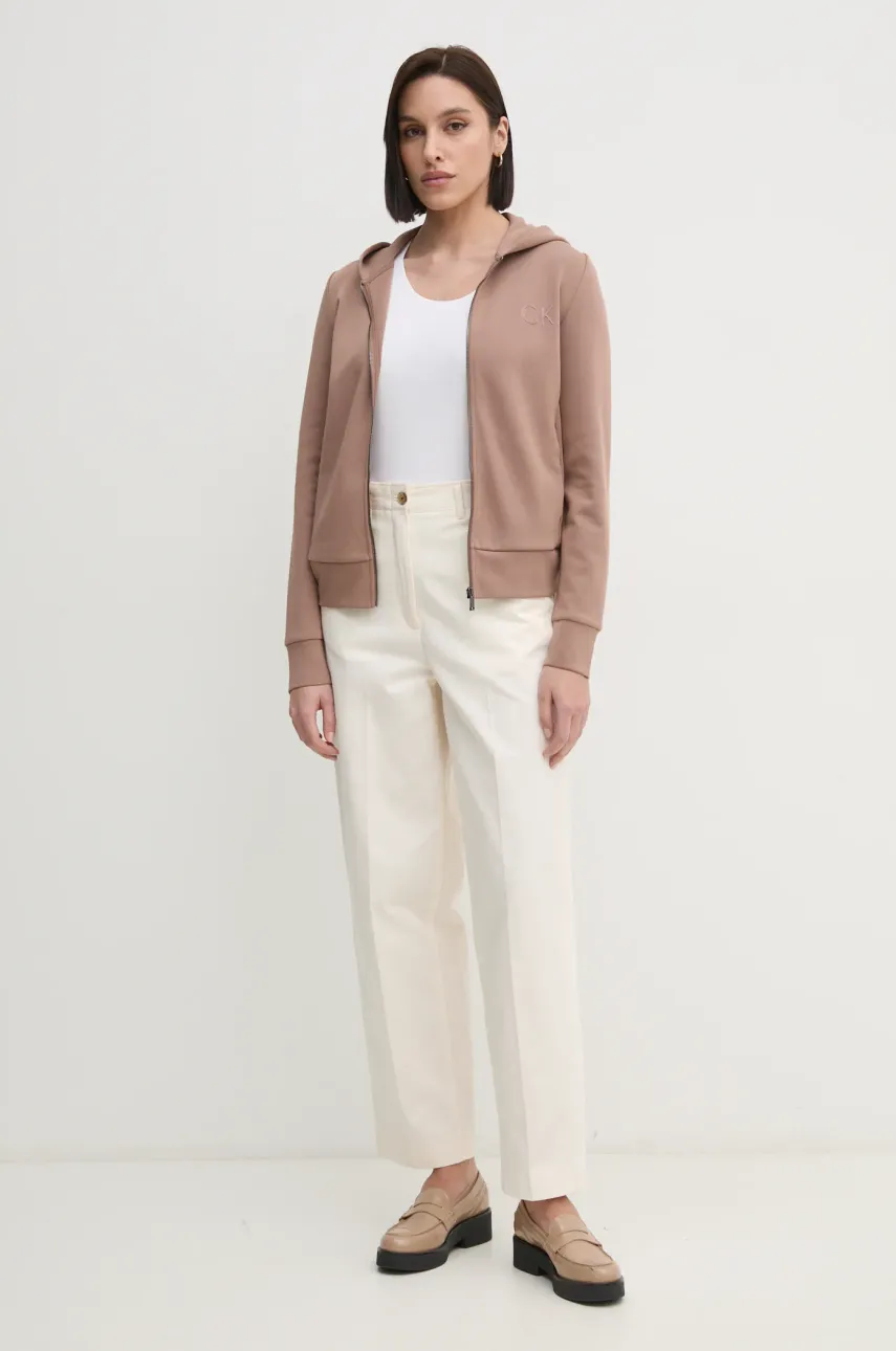 Кофта Calvin Klein женская цвет коричневый с капюшоном с аппликацией K20K207955 Кофта Calvin Klein женская цвет коричневый с капюшоном с аппликацией K20K207955