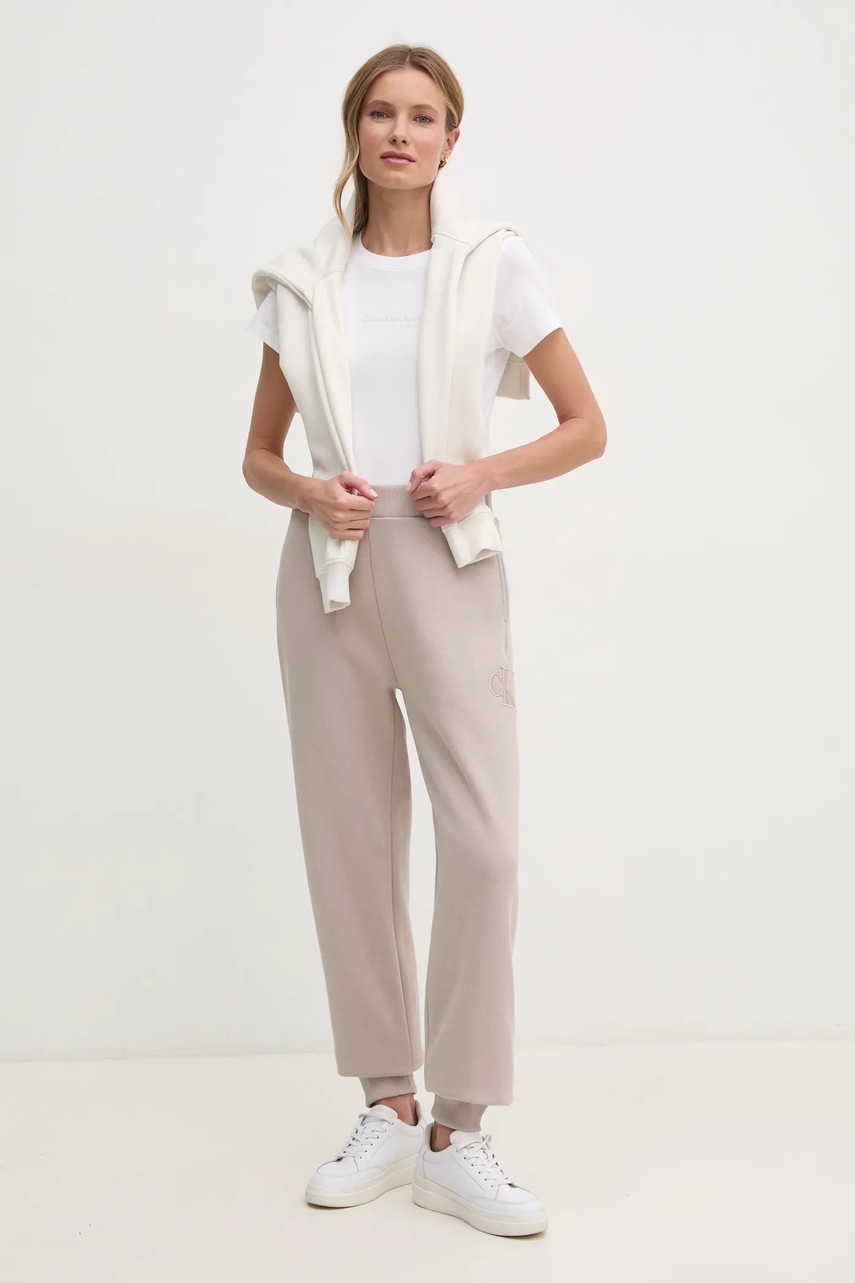 Кофта Calvin Klein Jeans женская цвет бежевый с капюшоном с принтом J20J224721 Кофта Calvin Klein Jeans женская цвет бежевый с капюшоном с принтом J20J224721