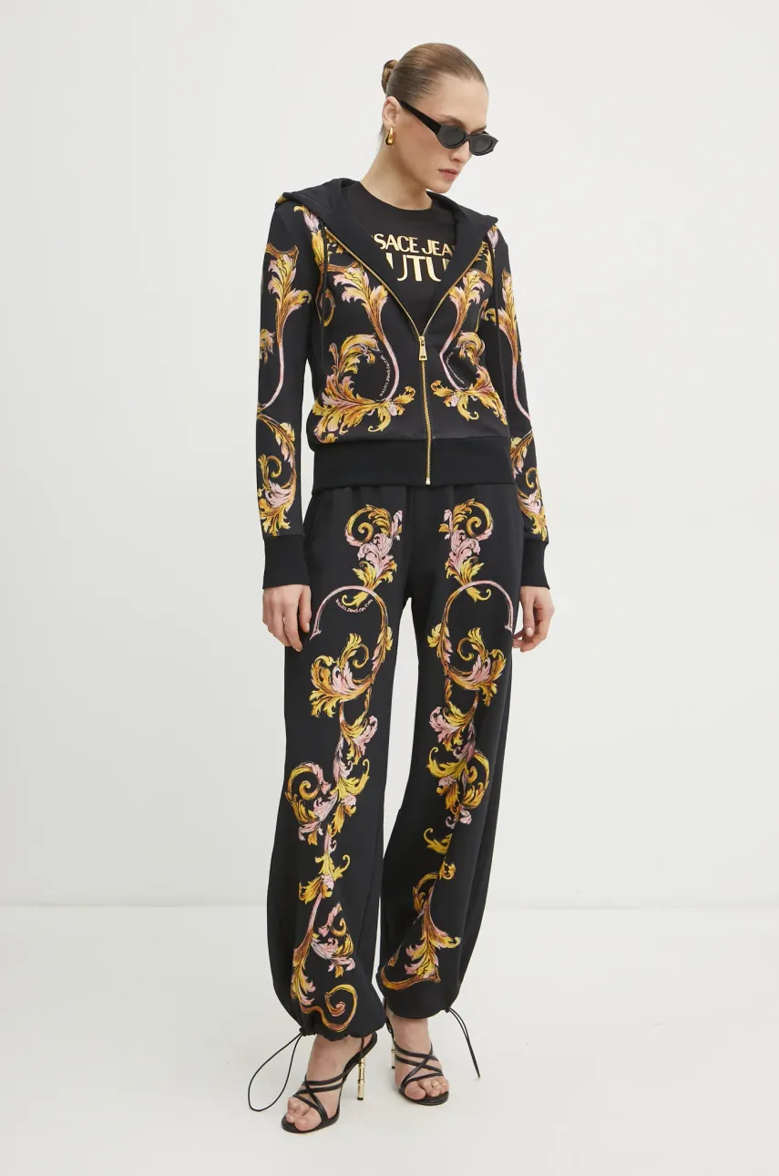 Хлопковая кофта Versace Jeans Couture женская цвет чёрный с капюшоном узор 78HAI3P6 FS192 Хлопковая кофта Versace Jeans Couture женская цвет чёрный с капюшоном узор 78HAI3P6 FS192