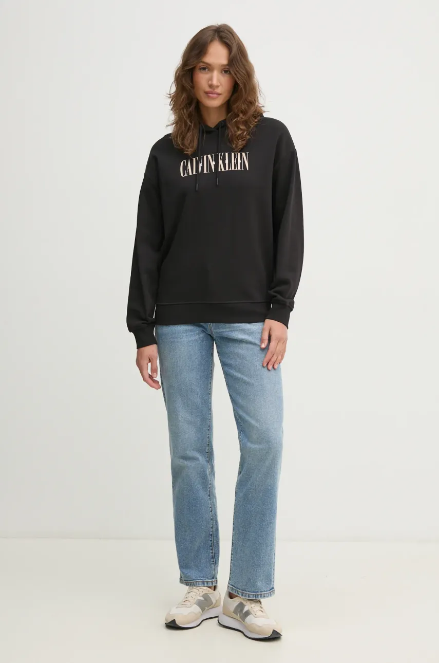 Хлопковая кофта Calvin Klein Jeans женская цвет чёрный с капюшоном с принтом J20J225579 Хлопковая кофта Calvin Klein Jeans женская цвет чёрный с капюшоном с принтом J20J225579