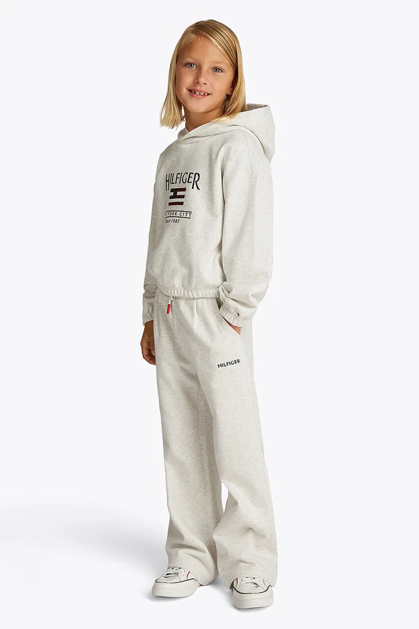 Levně Dětská mikina Tommy Hilfiger bílá barva, s kapucí, s aplikací, KG0KG08558