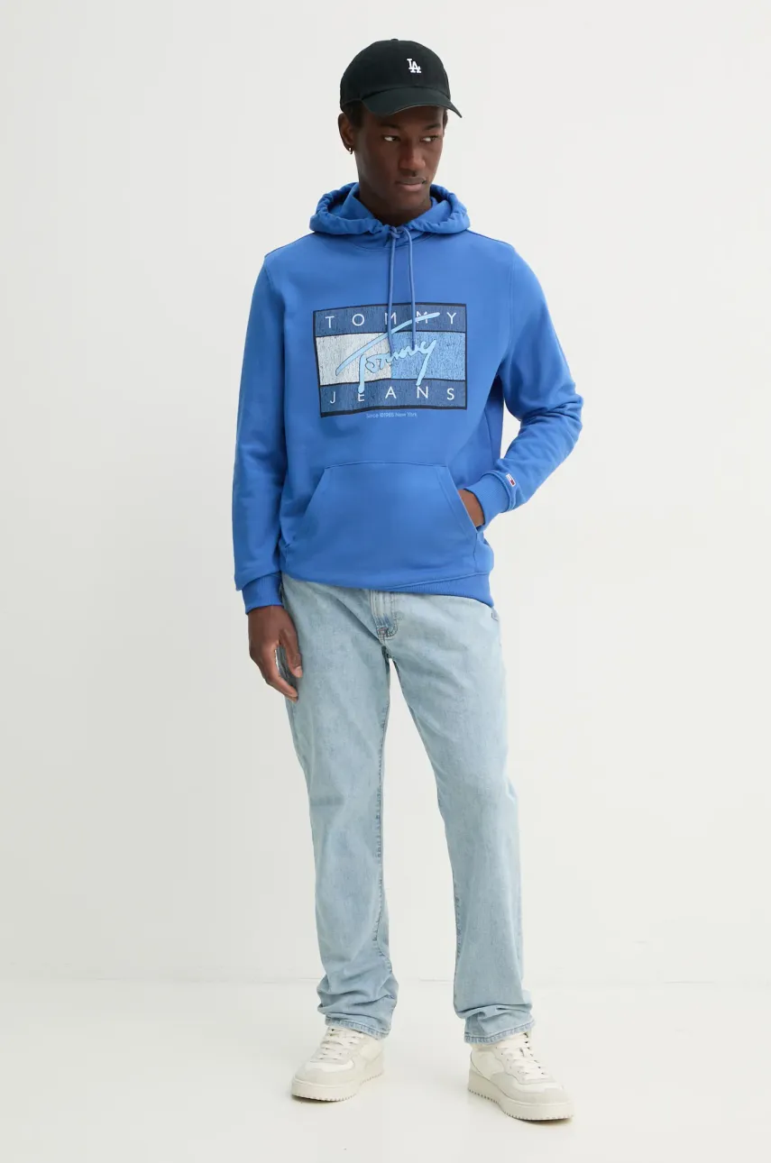 Хлопковая кофта Tommy Jeans мужская цвет фиолетовый с капюшоном с принтом DM0DM21100 Хлопковая кофта Tommy Jeans мужская цвет фиолетовый с капюшоном с принтом DM0DM21100