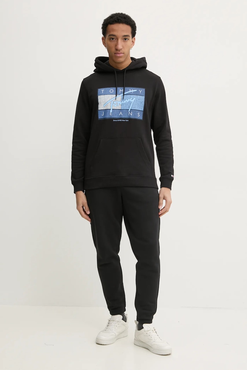 Хлопковая кофта Tommy Jeans мужская цвет чёрный с капюшоном с принтом DM0DM21100 Хлопковая кофта Tommy Jeans мужская цвет чёрный с капюшоном с принтом DM0DM21100