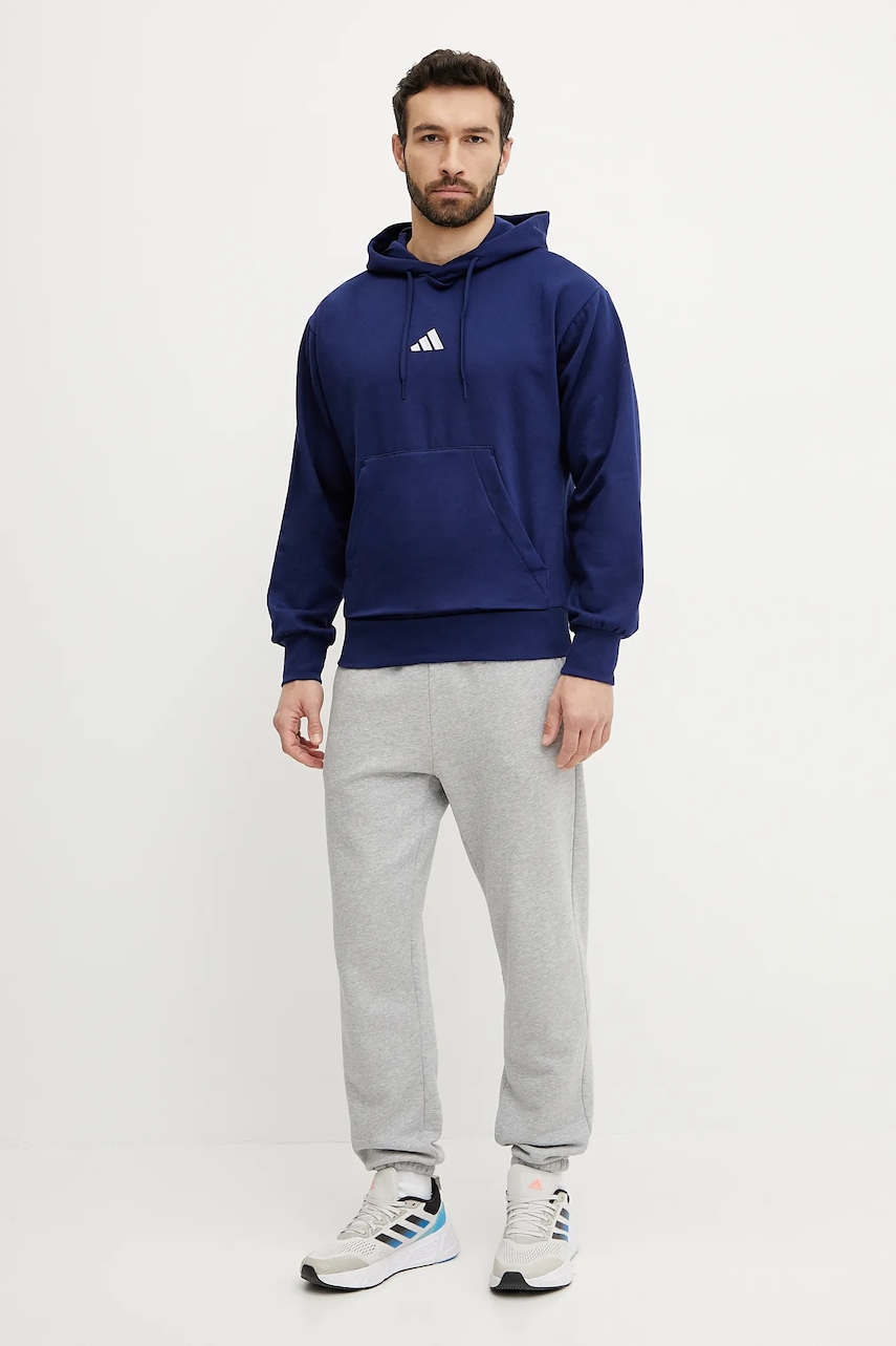 Кофта adidas Feelcozy мужская цвет синий с капюшоном с аппликацией JE3810 Кофта adidas Feelcozy мужская цвет синий с капюшоном с аппликацией JE3810