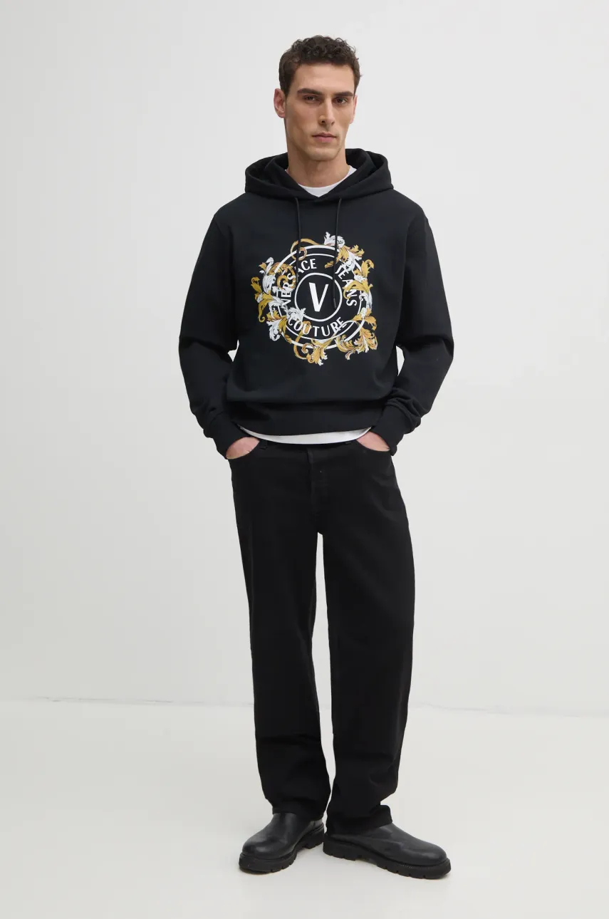 Хлопковая кофта Versace Jeans Couture мужская цвет чёрный с капюшоном с принтом 78GAIC01 CF00C Хлопковая кофта Versace Jeans Couture мужская цвет чёрный с капюшоном с принтом 78GAIC01 CF00C