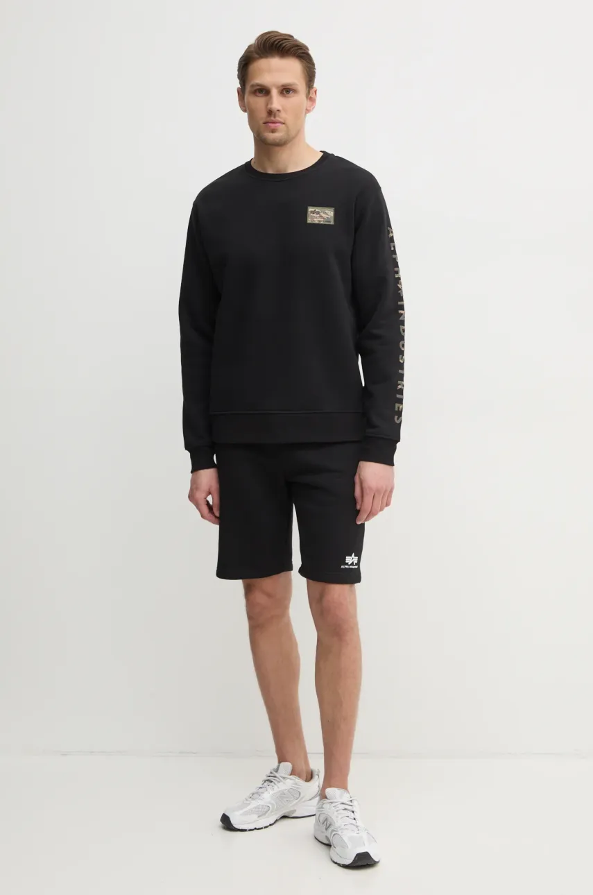 Кофта Alpha Industries Camo Sleeve Crewneck мужская цвет чёрный с аппликацией 156306 Кофта Alpha Industries Camo Sleeve Crewneck мужская цвет чёрный с аппликацией 156306