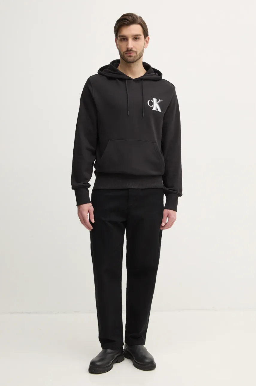 Хлопковая кофта Calvin Klein Jeans мужская цвет чёрный с капюшоном с принтом J30J327476 Хлопковая кофта Calvin Klein Jeans мужская цвет чёрный с капюшоном с принтом J30J327476