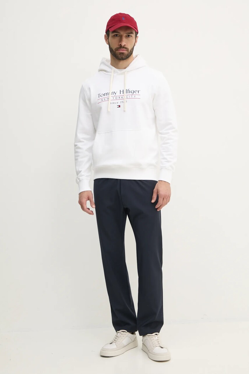 Хлопковая кофта Tommy Hilfiger мужская цвет белый с капюшоном с принтом MW0MW38672 Хлопковая кофта Tommy Hilfiger мужская цвет белый с капюшоном с принтом MW0MW38672