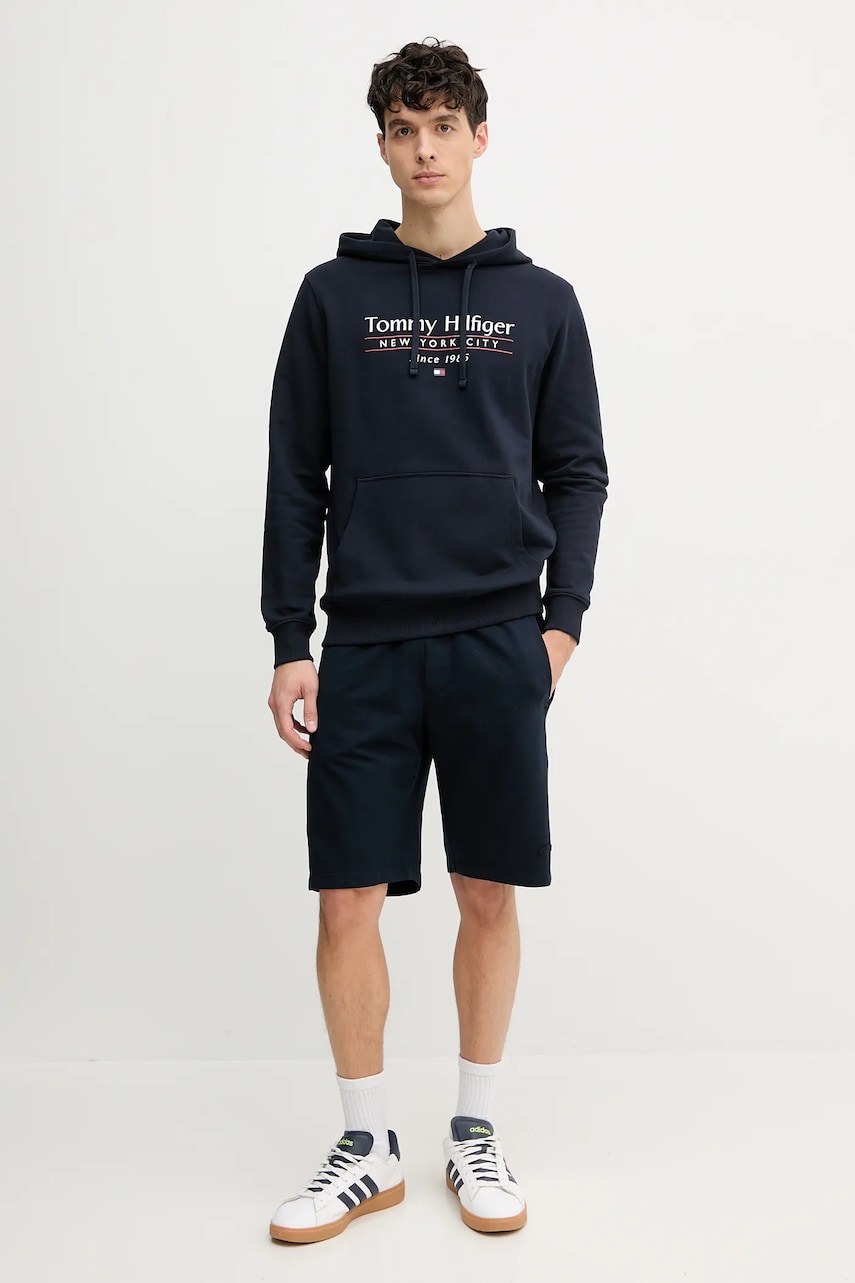 Хлопковая кофта Tommy Hilfiger мужская цвет синий с капюшоном с принтом MW0MW38672 Хлопковая кофта Tommy Hilfiger мужская цвет синий с капюшоном с принтом MW0MW38672