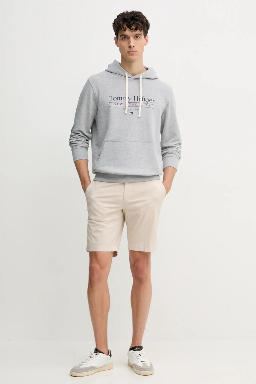 Хлопковая кофта Tommy Hilfiger мужская цвет серый с капюшоном с принтом MW0MW38672 Хлопковая кофта Tommy Hilfiger мужская цвет серый с капюшоном с принтом MW0MW38672
