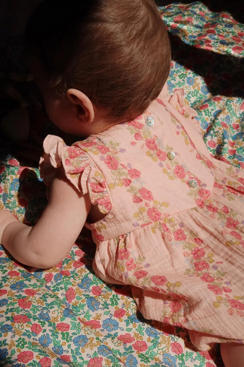 Konges Sløjd salopete bebelusi din bumbac COCO FRILL ROMPER GOTS KS102275