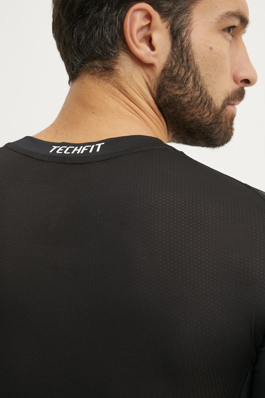 Μακρυμάνικο προπόνησης adidas Performance Techfit χρώμα: μαύρο, JE6702 φωτογραφία