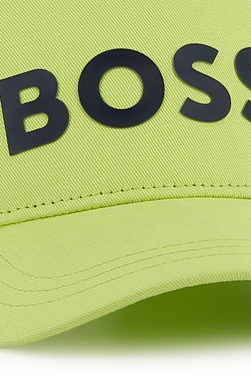 Дитяча бавовняна кепка BOSS колір зелений з аплікацією J51681 Дитяча бавовняна кепка BOSS колір зелений з аплікацією J51681