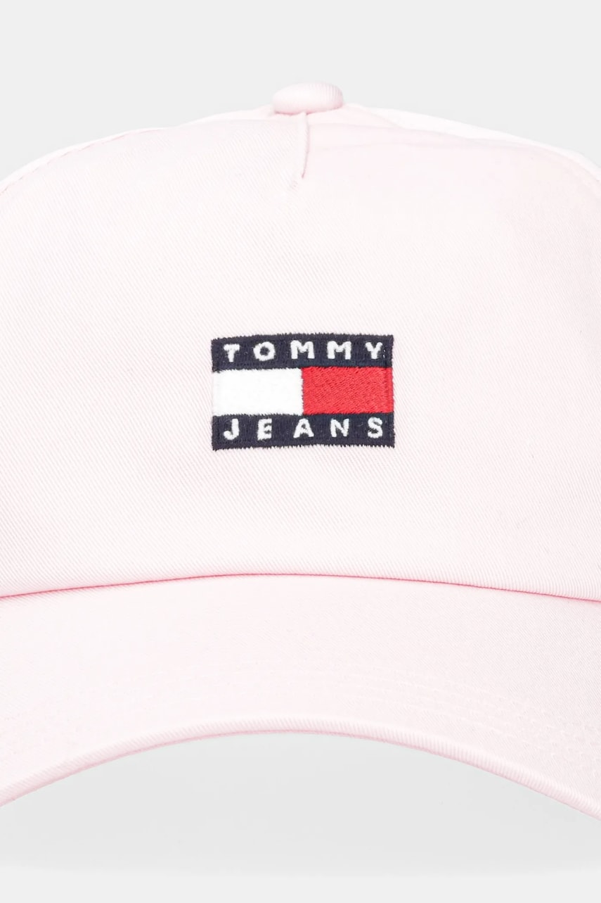 Хлопковая кепка Tommy Jeans цвет розовый с аппликацией AW0AW16991 Хлопковая кепка Tommy Jeans цвет розовый с аппликацией AW0AW16991