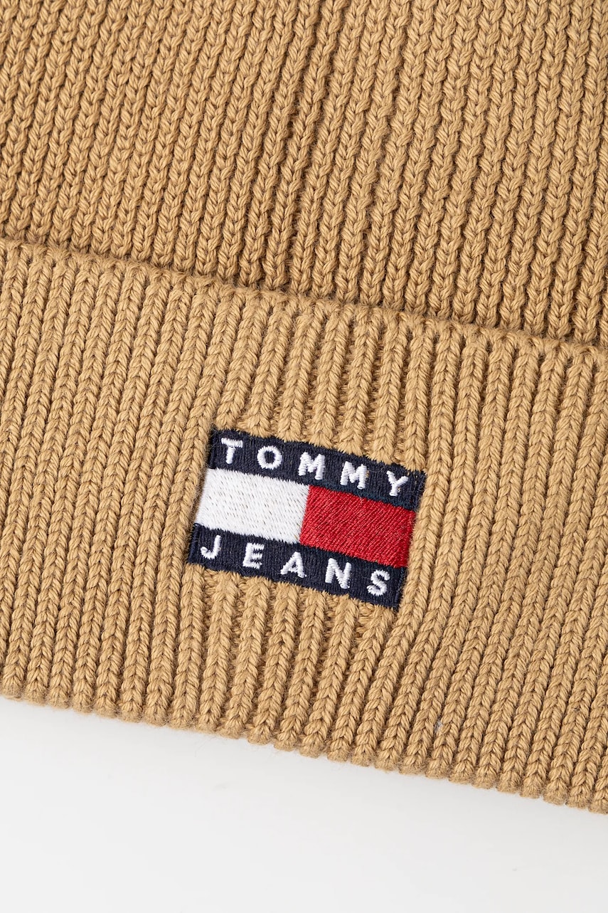 Хлопковая шапка Tommy Jeans цвет зелёный хлопковая AW0AW17358 Хлопковая шапка Tommy Jeans цвет зелёный хлопковая AW0AW17358
