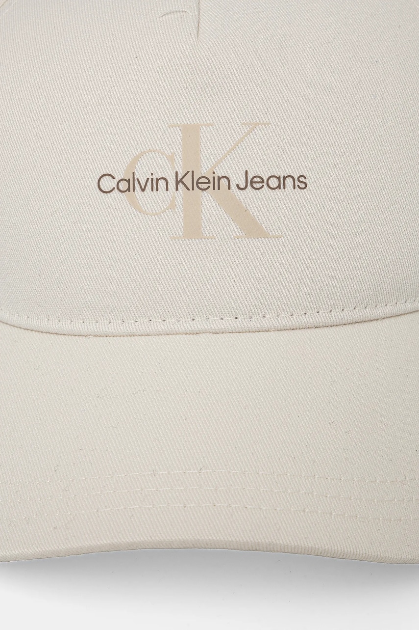 Кепка Calvin Klein Jeans цвет белый с принтом K60K613056 Кепка Calvin Klein Jeans цвет белый с принтом K60K613056