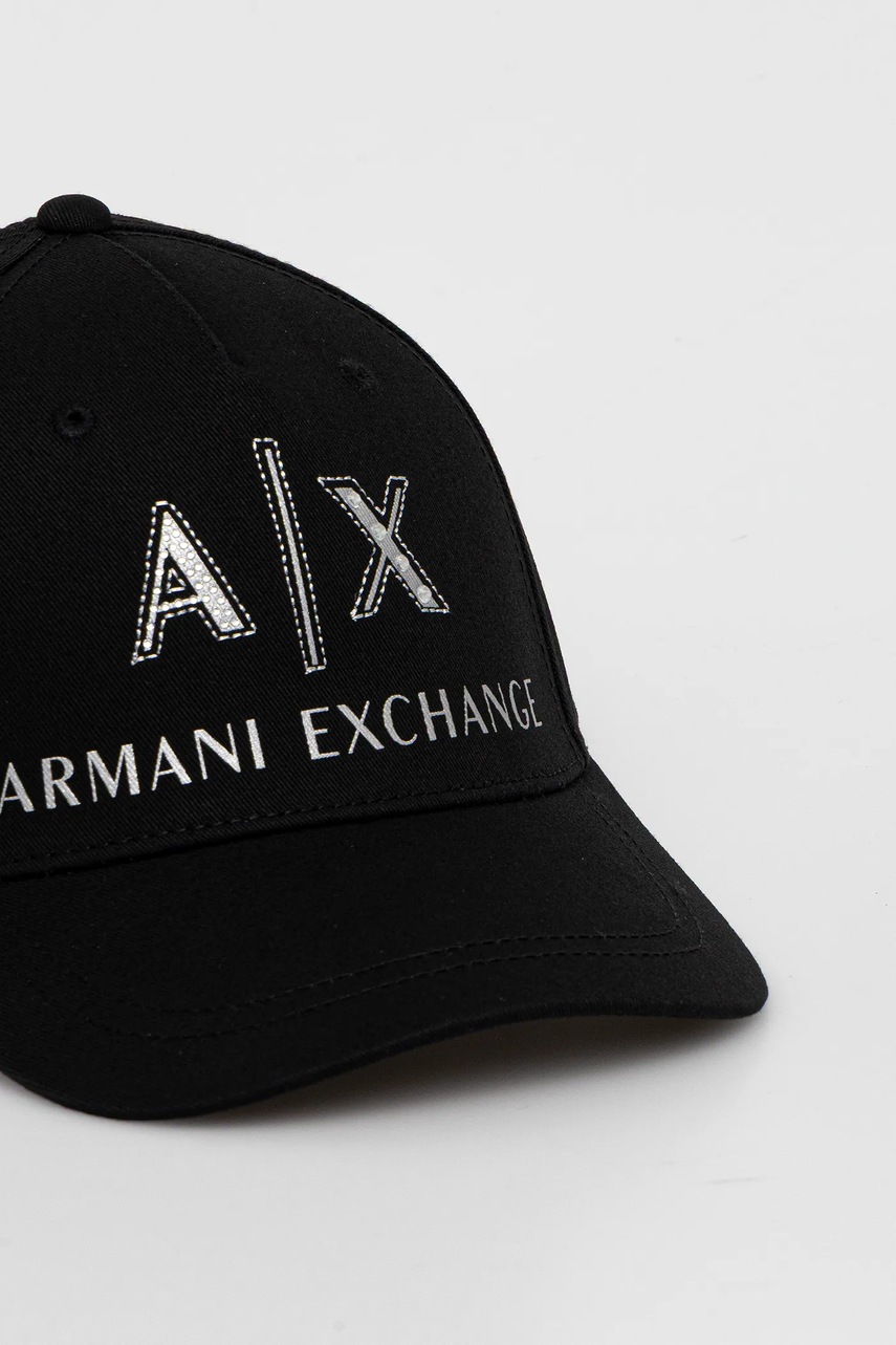 Хлопковая кепка Armani Exchange цвет чёрный с аппликацией XW000873 AF13334 Хлопковая кепка Armani Exchange цвет чёрный с аппликацией XW000873 AF13334