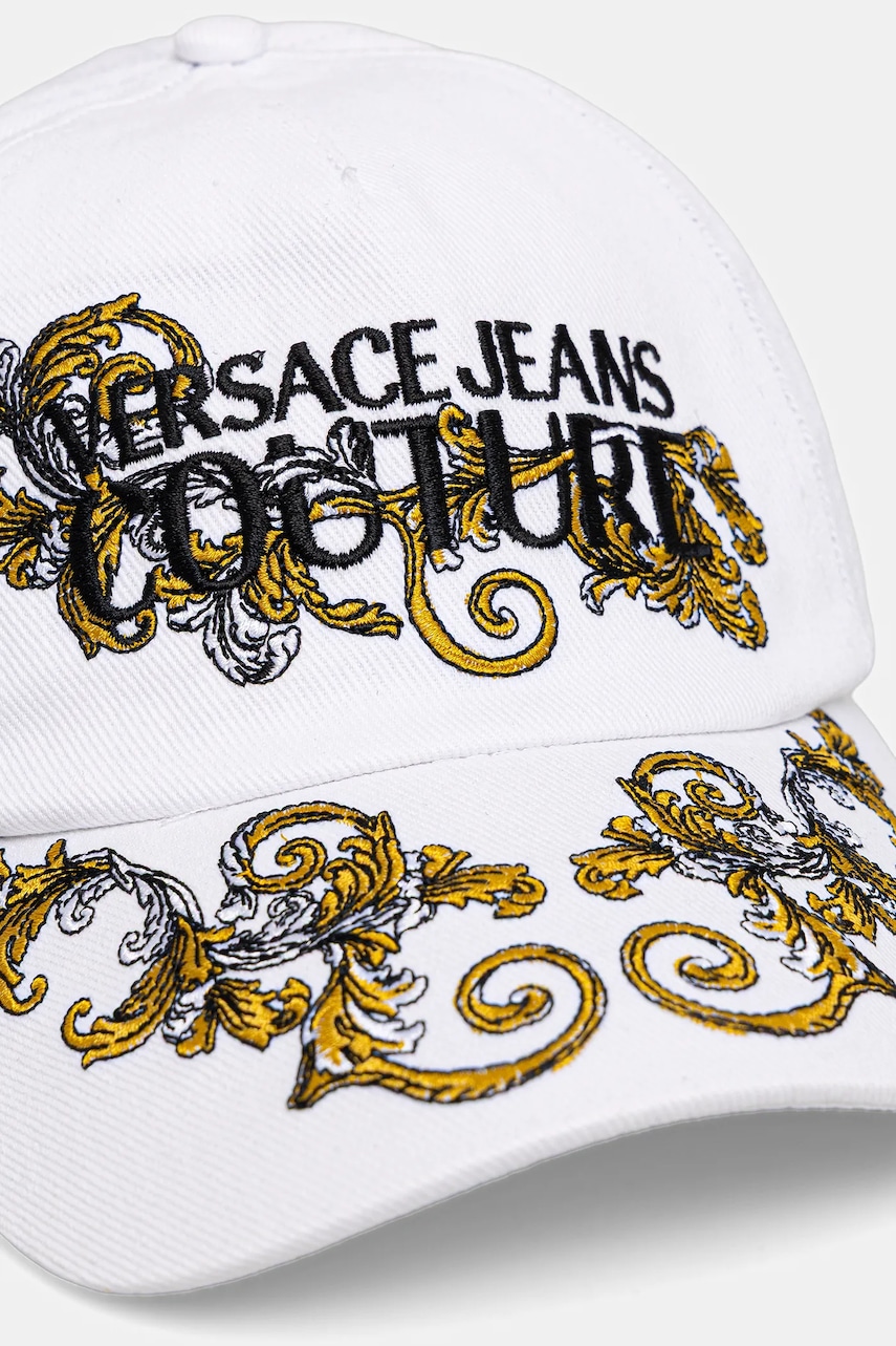Хлопковая кепка Versace Jeans Couture женская цвет белый узор 78HAZK17 ZG367 Хлопковая кепка Versace Jeans Couture женская цвет белый узор 78HAZK17 ZG367