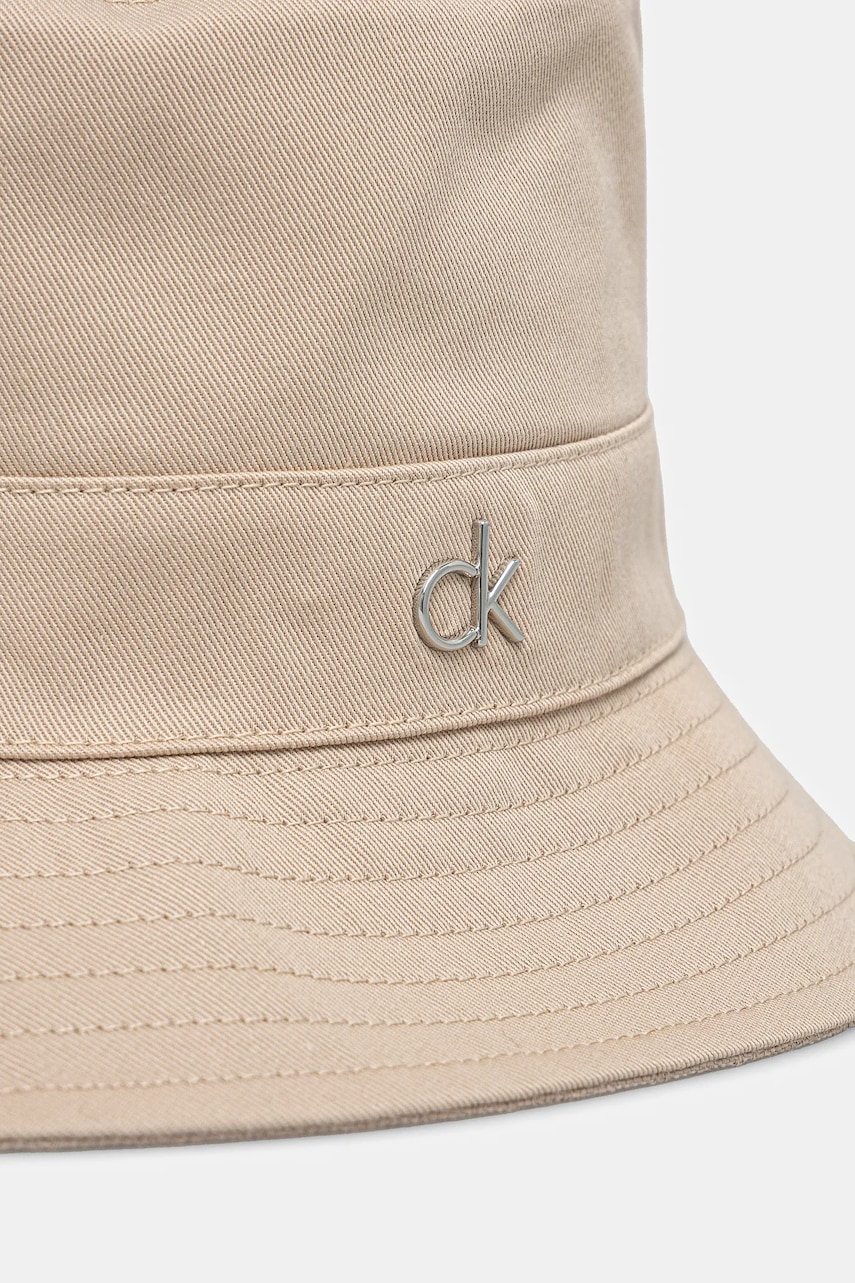 Двусторонняя шляпа Calvin Klein цвет бежевый хлопковая K60K612913 Двусторонняя шляпа Calvin Klein цвет бежевый хлопковая K60K612913