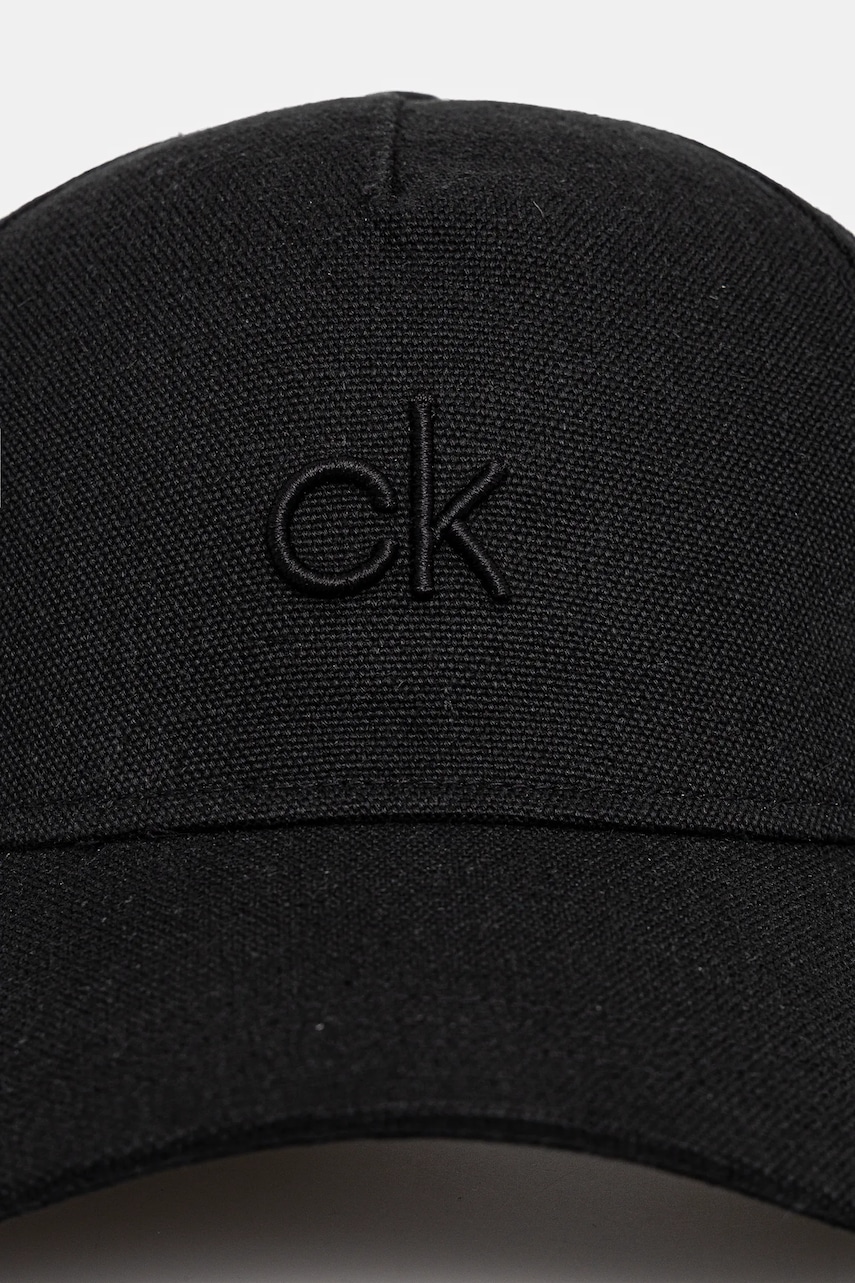 Льняная кепка Calvin Klein цвет чёрный с аппликацией K60K613118 Льняная кепка Calvin Klein цвет чёрный с аппликацией K60K613118