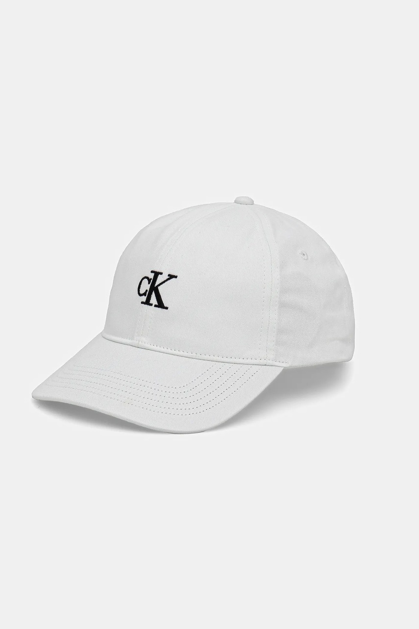 

Памучна шапка с козирка Calvin Klein Jeans в бежово с принт LV04K5024G, Бял