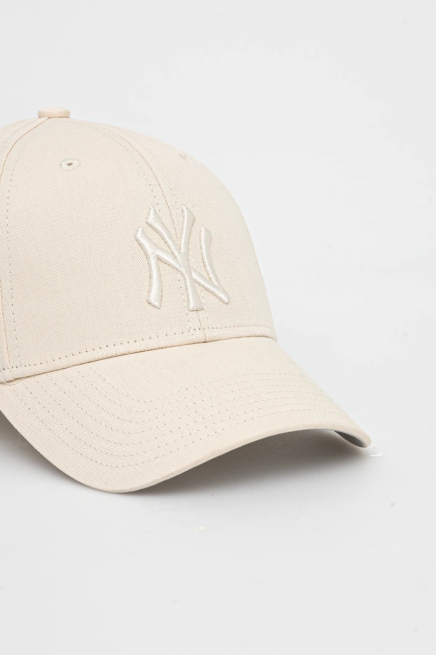 Детская хлопковая кепка 47 brand MLB New York Yankees цвет бежевый с аппликацией B-RAC17CTP-NTA-KIDS Детская хлопковая кепка 47 brand MLB New York Yankees цвет бежевый с аппликацией B-RAC17CTP-NTA-KIDS