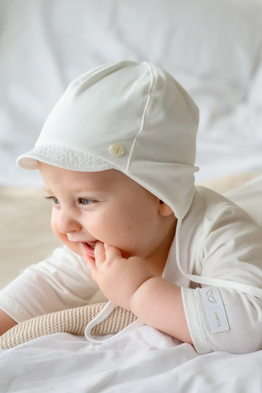 Levně Dětská bavlněná čepice Jamiks LEWIS bílá barva, z tenké pleteniny, JLH062