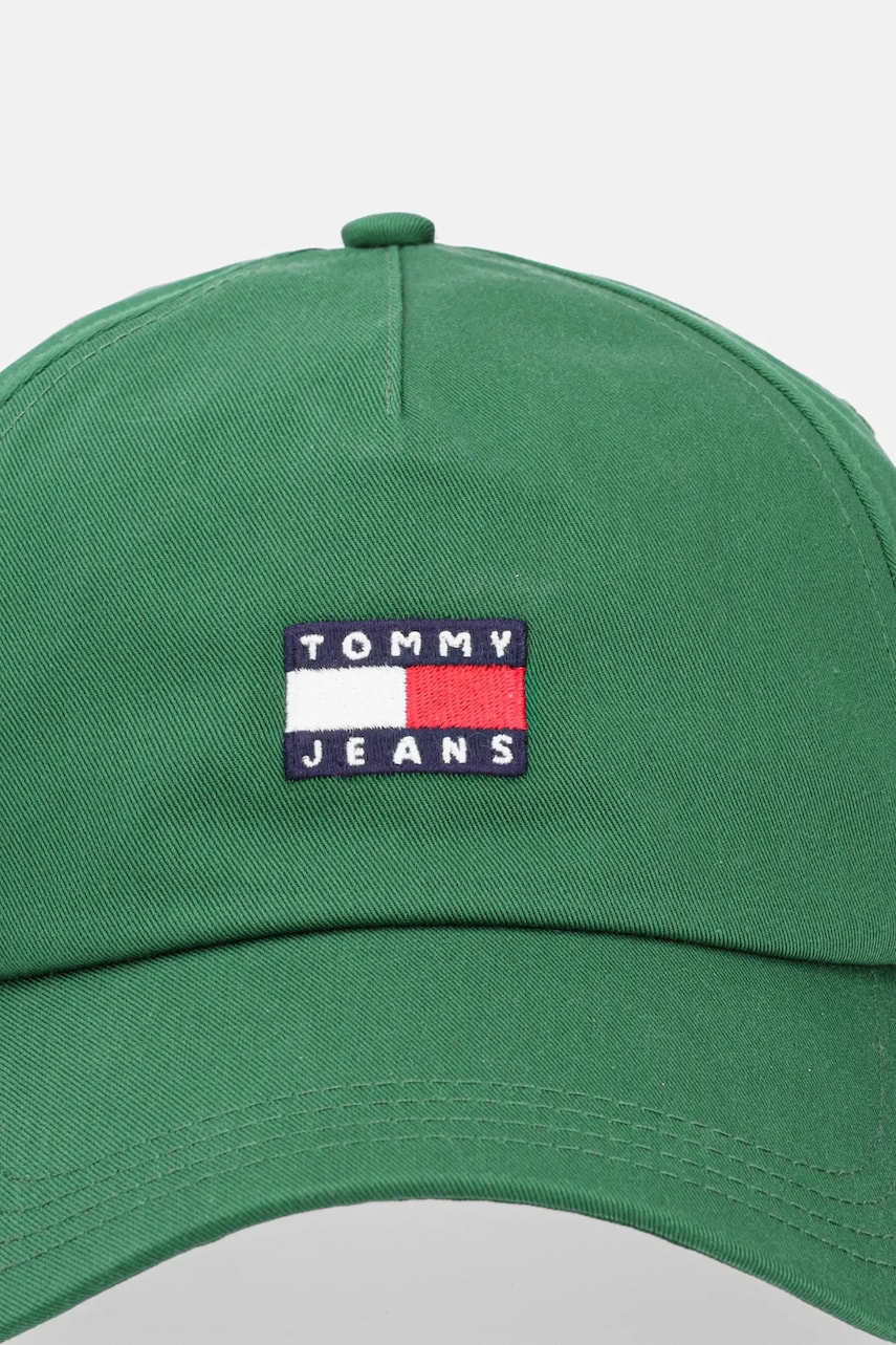 Хлопковая кепка Tommy Jeans цвет коричневый с аппликацией AM0AM12933 Хлопковая кепка Tommy Jeans цвет коричневый с аппликацией AM0AM12933
