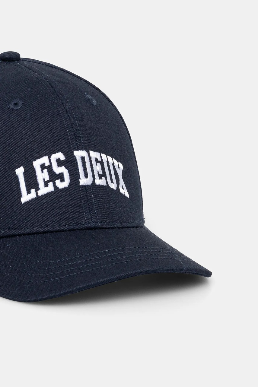 Хлопковая кепка Les Deux цвет синий с аппликацией LDM702099 Хлопковая кепка Les Deux цвет синий с аппликацией LDM702099