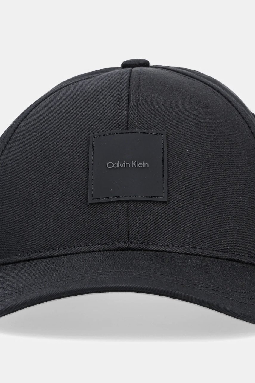 Хлопковая кепка Calvin Klein цвет чёрный с аппликацией K50K512616 Хлопковая кепка Calvin Klein цвет чёрный с аппликацией K50K512616